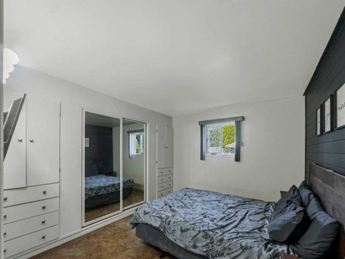5514 48, Lloydminster, AB - Indoor Photo Showing Bedroom