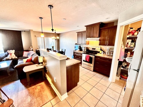 2826 12 Avenue, Wainwright, AB - Indoor Photo Showing Kitchen