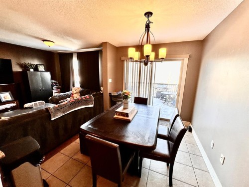 2826 12 Avenue, Wainwright, AB - Indoor Photo Showing Dining Room