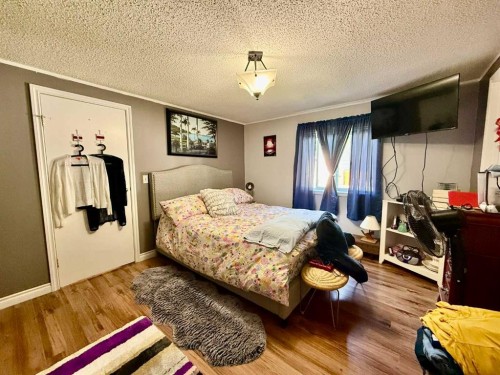 4024 51 Avenue, Provost, AB - Indoor Photo Showing Bedroom