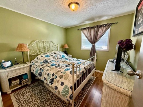 4024 51 Avenue, Provost, AB - Indoor Photo Showing Bedroom