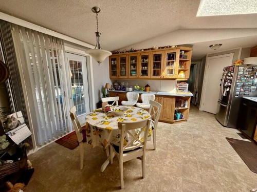 4024 51 Avenue, Provost, AB - Indoor Photo Showing Dining Room