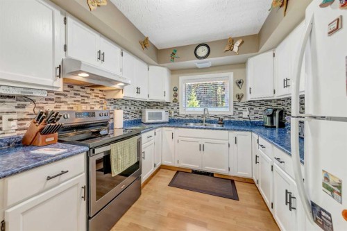 525 + 521 Graeme Road, Turtle Lake, SK - Indoor Photo Showing Kitchen With Double Sink With Upgraded Kitchen