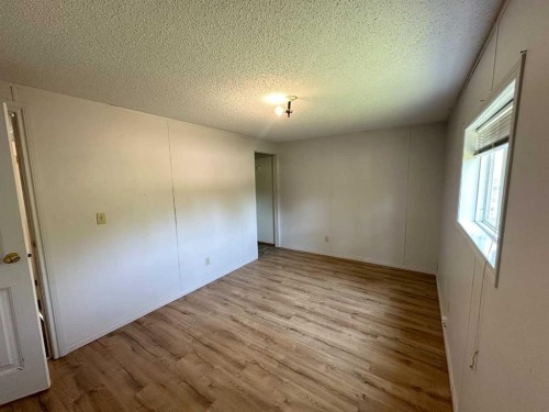 5001 51 Street, Clandonald, AB - Indoor Photo Showing Other Room