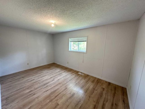 5001 51 Street, Clandonald, AB - Indoor Photo Showing Other Room