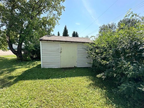 5001 51 Street, Clandonald, AB - Outdoor