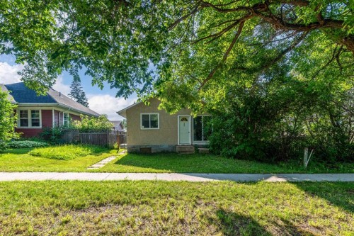 206 Main Street, Lashburn, SK - Outdoor