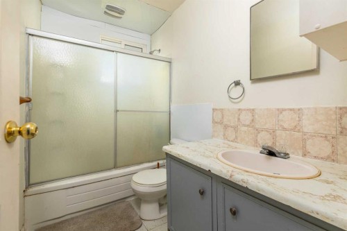 206 Main Street, Lashburn, SK - Indoor Photo Showing Bathroom