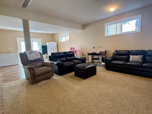 4905 5 Avenue, Chauvin, AB - Indoor