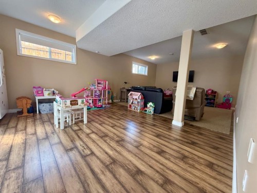 4905 5 Avenue, Chauvin, AB - Indoor