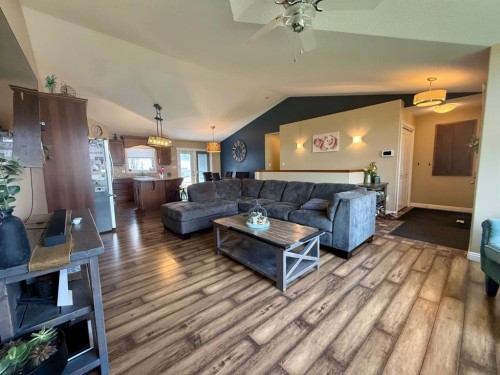 4905 5 Avenue, Chauvin, AB - Indoor Photo Showing Living Room