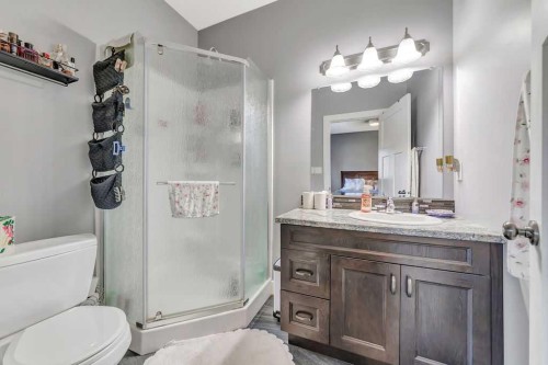 4206 40Th Street Close, Lloydminster, SK - Indoor Photo Showing Bathroom