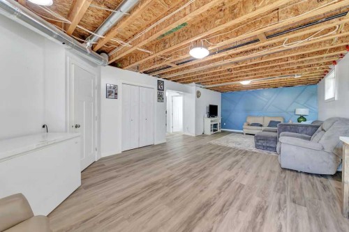 4206 40Th Street Close, Lloydminster, SK - Indoor Photo Showing Other Room