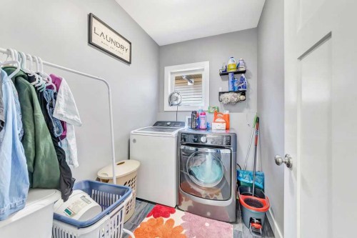 4206 40Th Street Close, Lloydminster, SK - Indoor Photo Showing Laundry Room