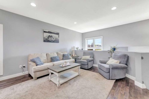 4206 40Th Street Close, Lloydminster, SK - Indoor Photo Showing Living Room