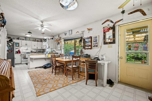 5001 Rr21, Blackfoot, AB - Indoor Photo Showing Dining Room
