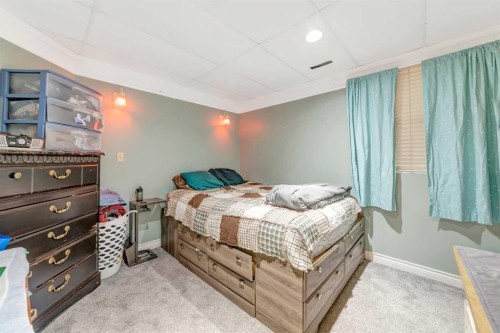 407 1 Avenue Nw, Waseca, SK - Indoor Photo Showing Bedroom