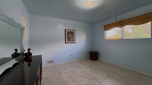718 10 Street, Wainwright, AB - Indoor Photo Showing Other Room