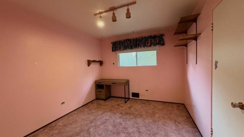 718 10 Street, Wainwright, AB - Indoor Photo Showing Other Room