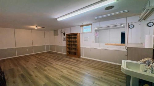 718 10 Street, Wainwright, AB - Indoor