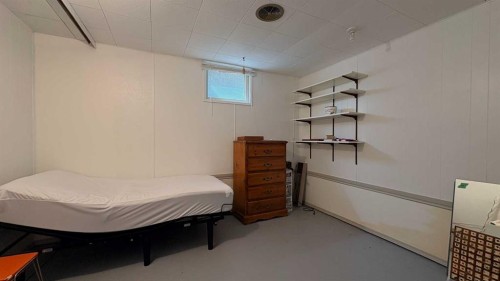 718 10 Street, Wainwright, AB - Indoor