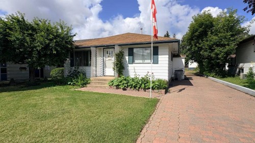 718 10 Street, Wainwright, AB - Outdoor