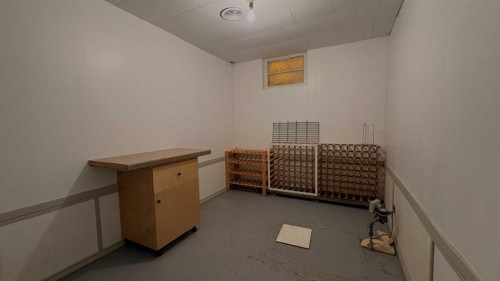 718 10 Street, Wainwright, AB - Indoor Photo Showing Other Room