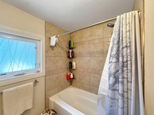 22 Hawkes Street, Marsden, SK - Indoor Photo Showing Bathroom