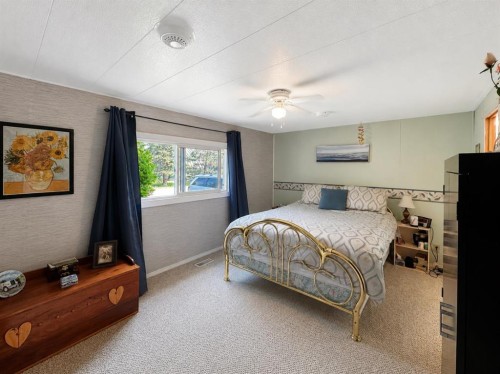 22 Hawkes Street, Marsden, SK - Indoor Photo Showing Bedroom