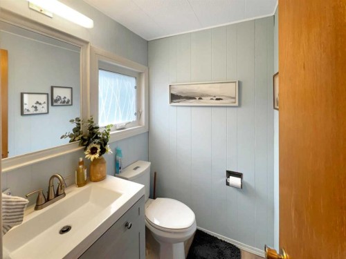 22 Hawkes Street, Marsden, SK - Indoor Photo Showing Bathroom