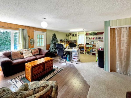 22 Hawkes Street, Marsden, SK - Indoor Photo Showing Living Room
