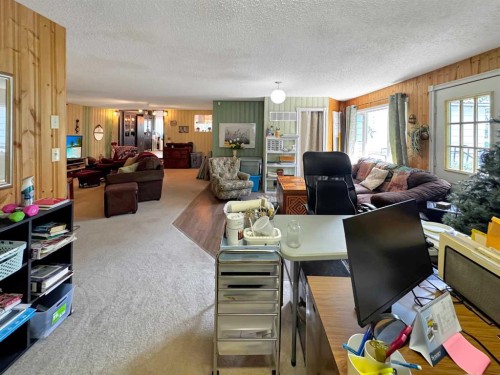 22 Hawkes Street, Marsden, SK - Indoor Photo Showing Living Room