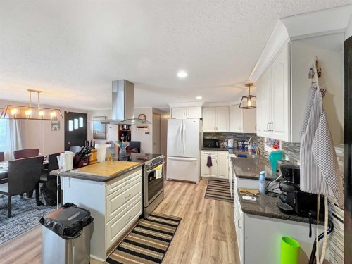 22 Hawkes Street, Marsden, SK - Indoor