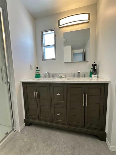 1950 5 Avenue, Wainwright, AB - Indoor Photo Showing Bathroom