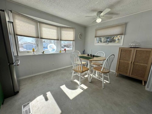 1950 5 Avenue, Wainwright, AB - Indoor Photo Showing Dining Room