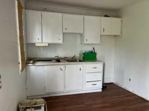 5108 54A Street, Lloydminster, AB - Indoor Photo Showing Kitchen