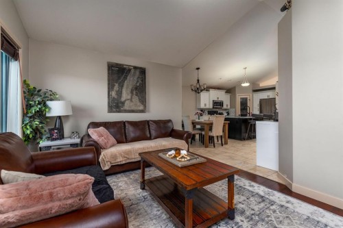 3802 74 Avenue, Lloydminster, AB - Indoor Photo Showing Living Room
