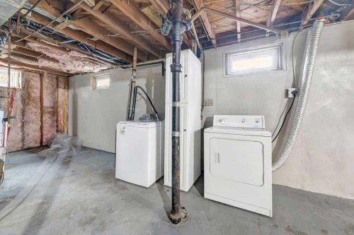 5410 46Th Street, Lloydminster, AB - Indoor Photo Showing Laundry Room
