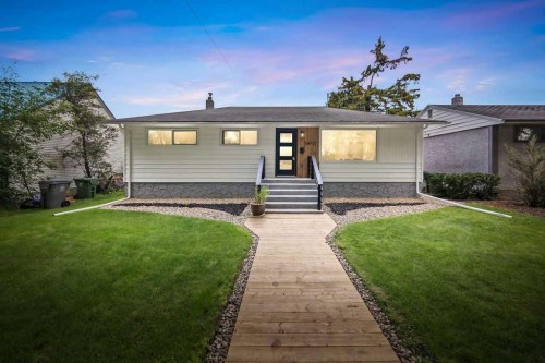 5410 46Th Street, Lloydminster, AB - Outdoor