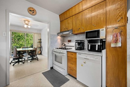 32037 Twp 504, Kitscoty, AB - Indoor Photo Showing Kitchen