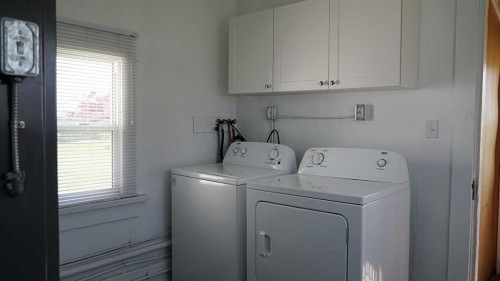 4906 49 Avenue, Dewberry, AB - Indoor Photo Showing Laundry Room