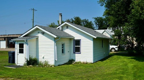 4906 49 Avenue, Dewberry, AB - Outdoor