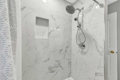 1926 8 Avenue, Wainwright, AB - Indoor Photo Showing Bathroom