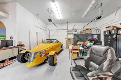 1926 8 Avenue, Wainwright, AB - Indoor Photo Showing Garage