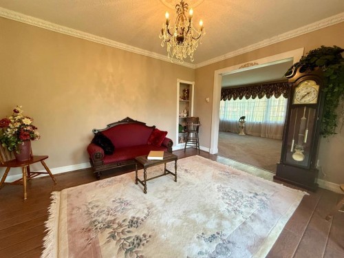 1037 4 Avenue, Wainwright, AB - Indoor
