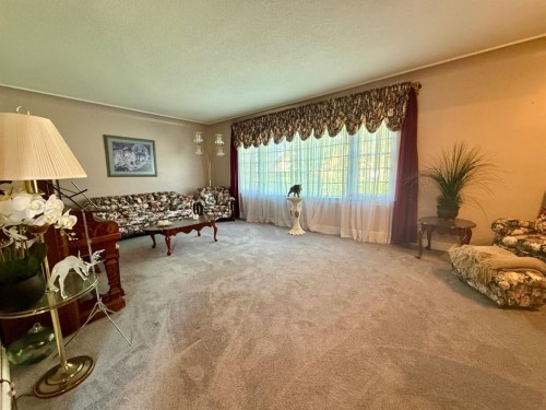 1037 4 Avenue, Wainwright, AB - Indoor
