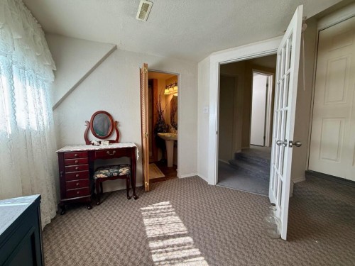 1037 4 Avenue, Wainwright, AB - Indoor