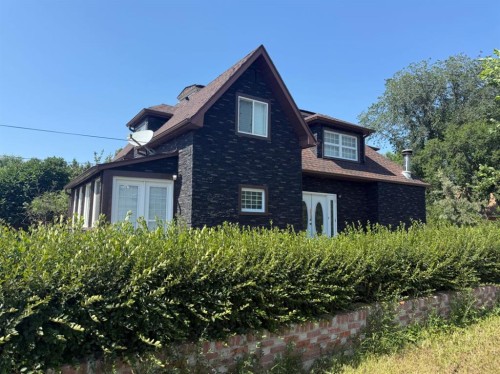 1037 4 Avenue, Wainwright, AB - Outdoor