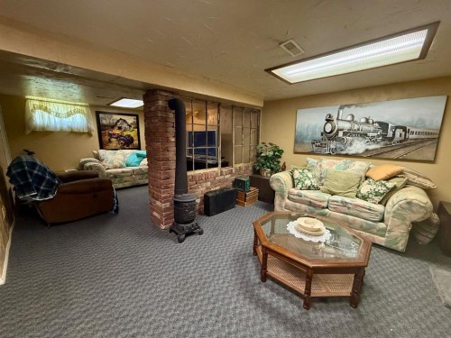 1037 4 Avenue, Wainwright, AB - Indoor