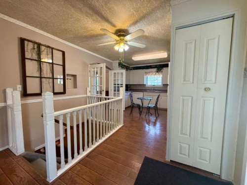 1037 4 Avenue, Wainwright, AB - Indoor Photo Showing Other Room